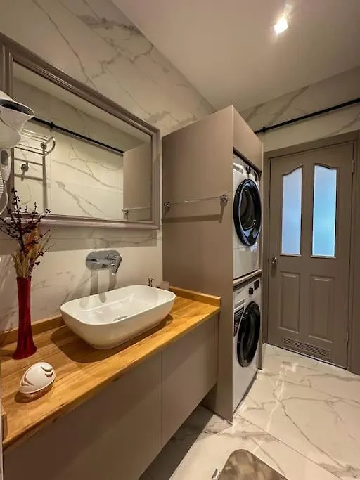 Sahin Pera Suit2 Great Location 2 Bedroom Air-Conditioned Apartment Stambuł